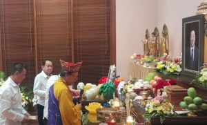 Suhu Jimmu Goh Pimpin Doa untuk Almarhum Bapak Murdaya Widyawimarta Po, OBE