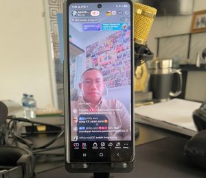 Dari Ruang Sidang ke Layar TikTok: Advokat Agustinus Nahak Beri Pemahaman Hukum Gratis